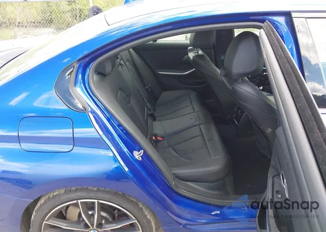 2023 BMW 330I xDrive z USA, uszkodzony, nr VIN 3MW89FF06P8D56548